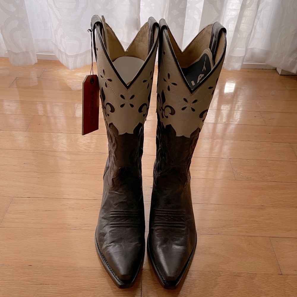 Cowboy boots (women)